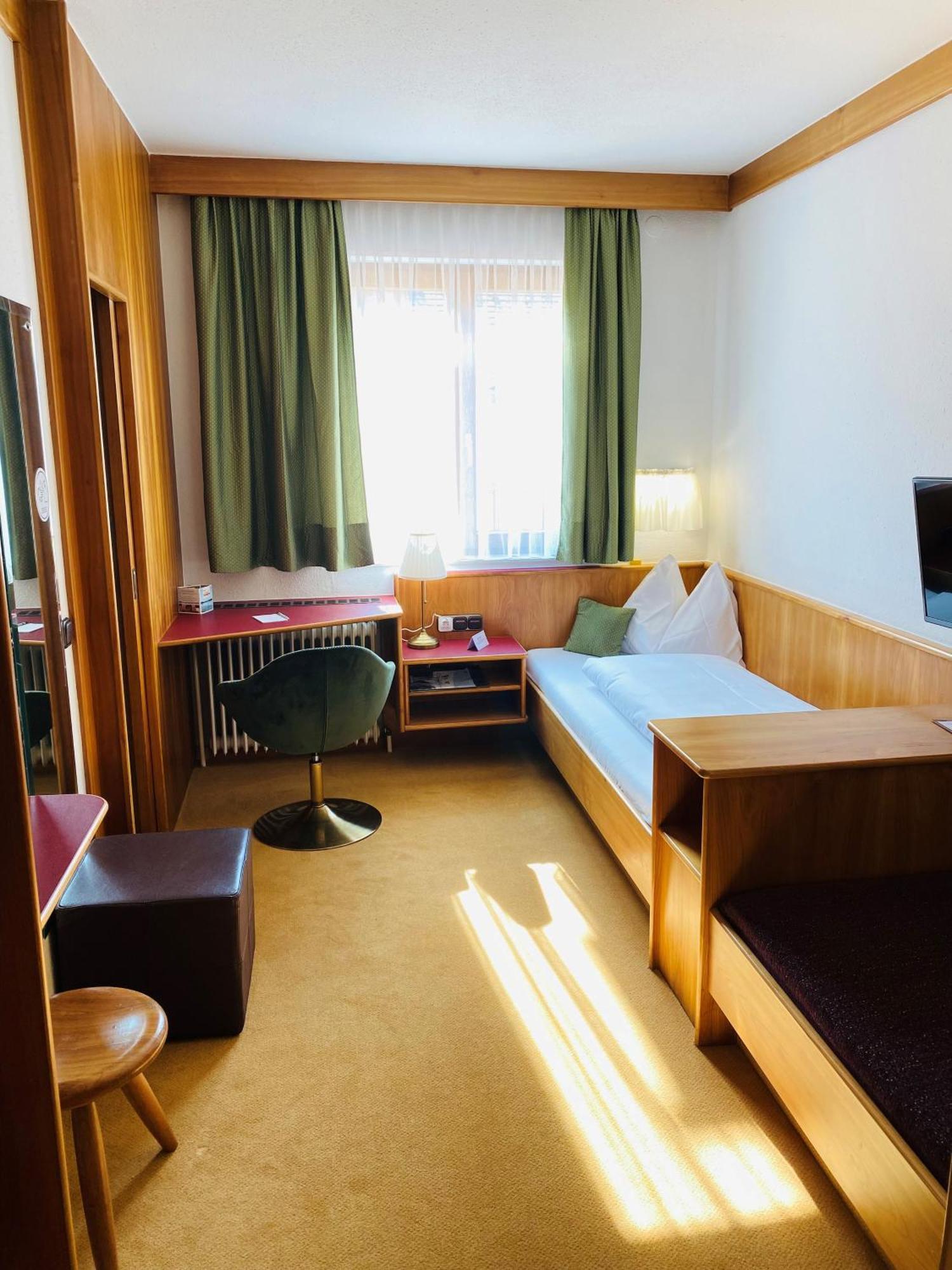 Hotel Zillners Einkehr *** Altheim Extérieur photo